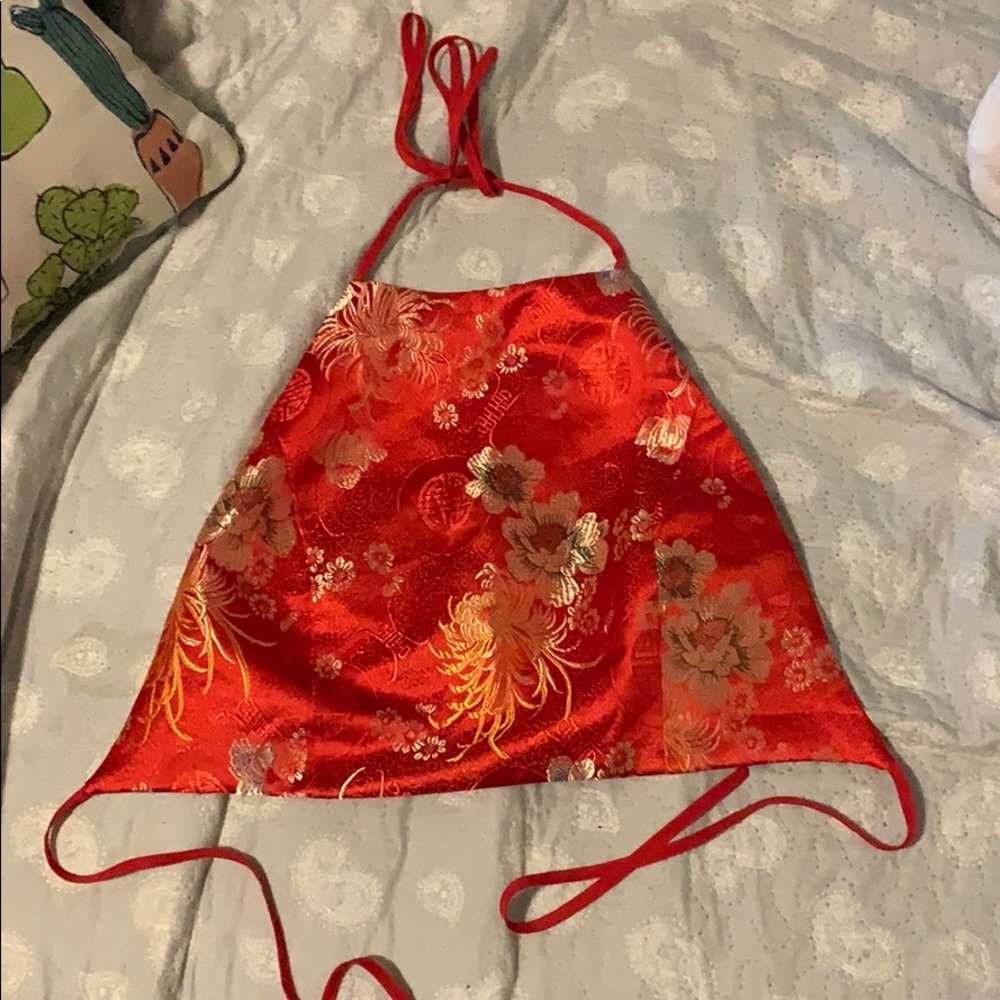 Backless halter top